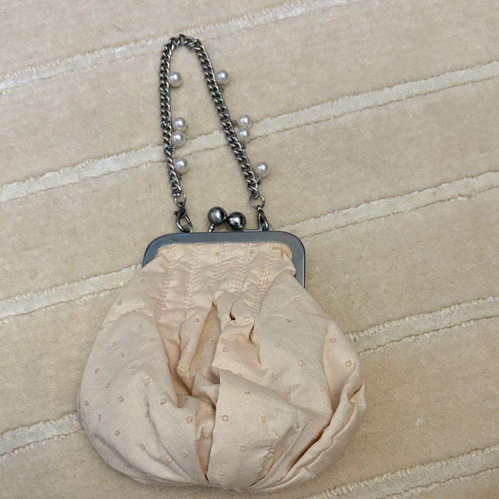 Tara Jarmon for Target Elegant Cream Chain pearl  Clutch- barely used